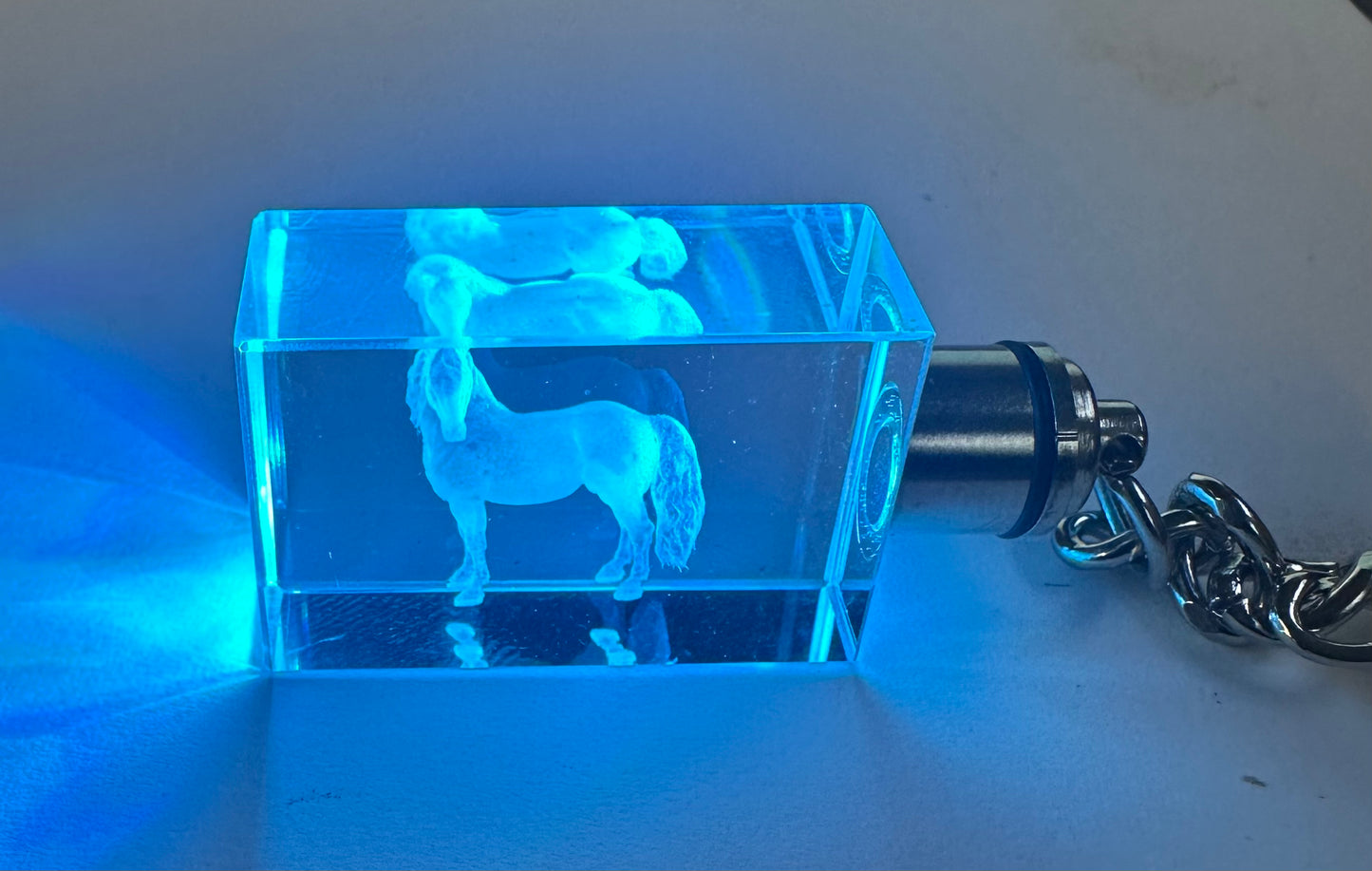 K5 Kristall-Schlüsselanhänger rechteckig mit mehrfarbigen LED-Lichtern | 30 x 20 x 15 mm