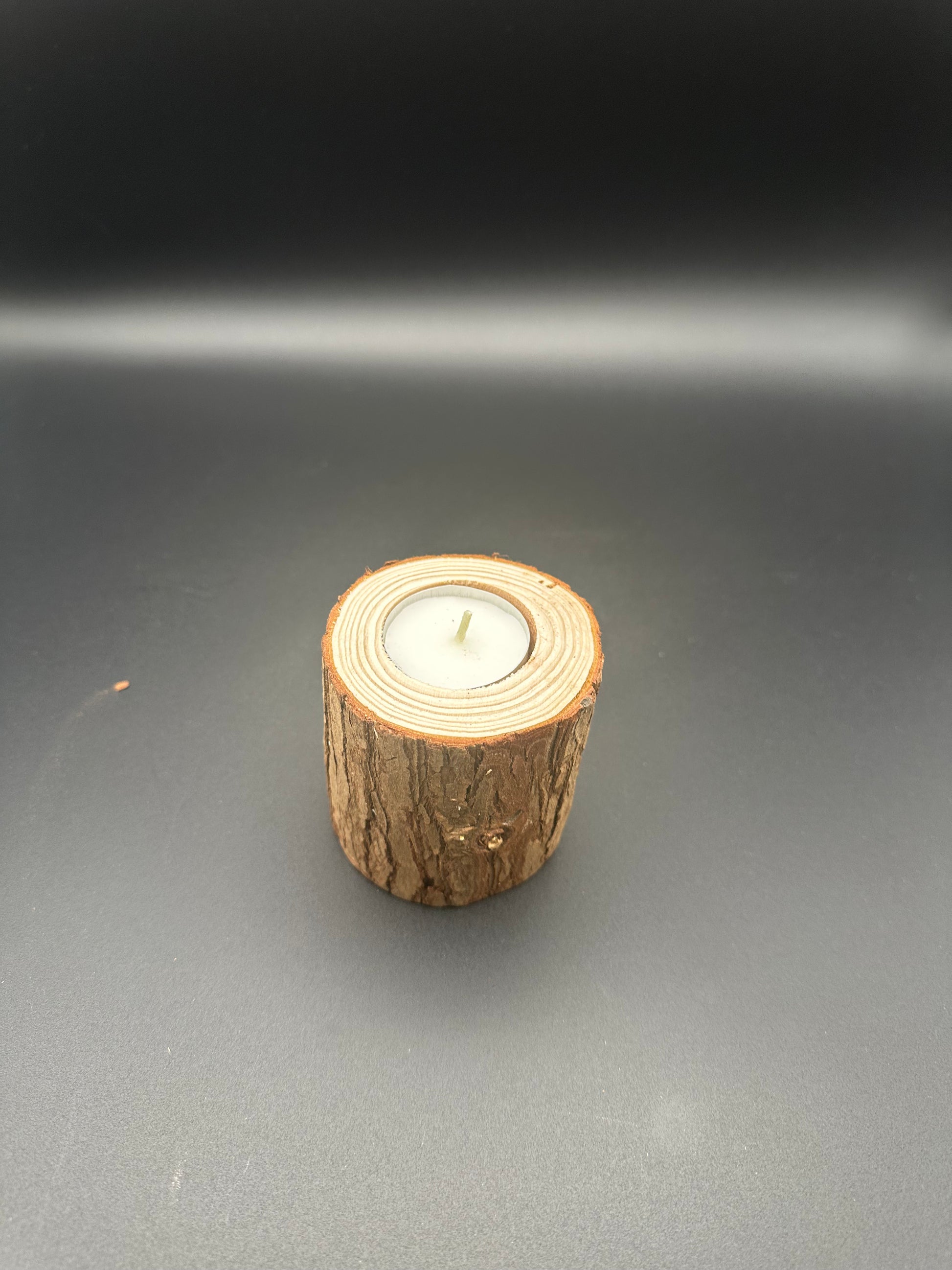 Großer und kleiner Kerzenständer zusammen“