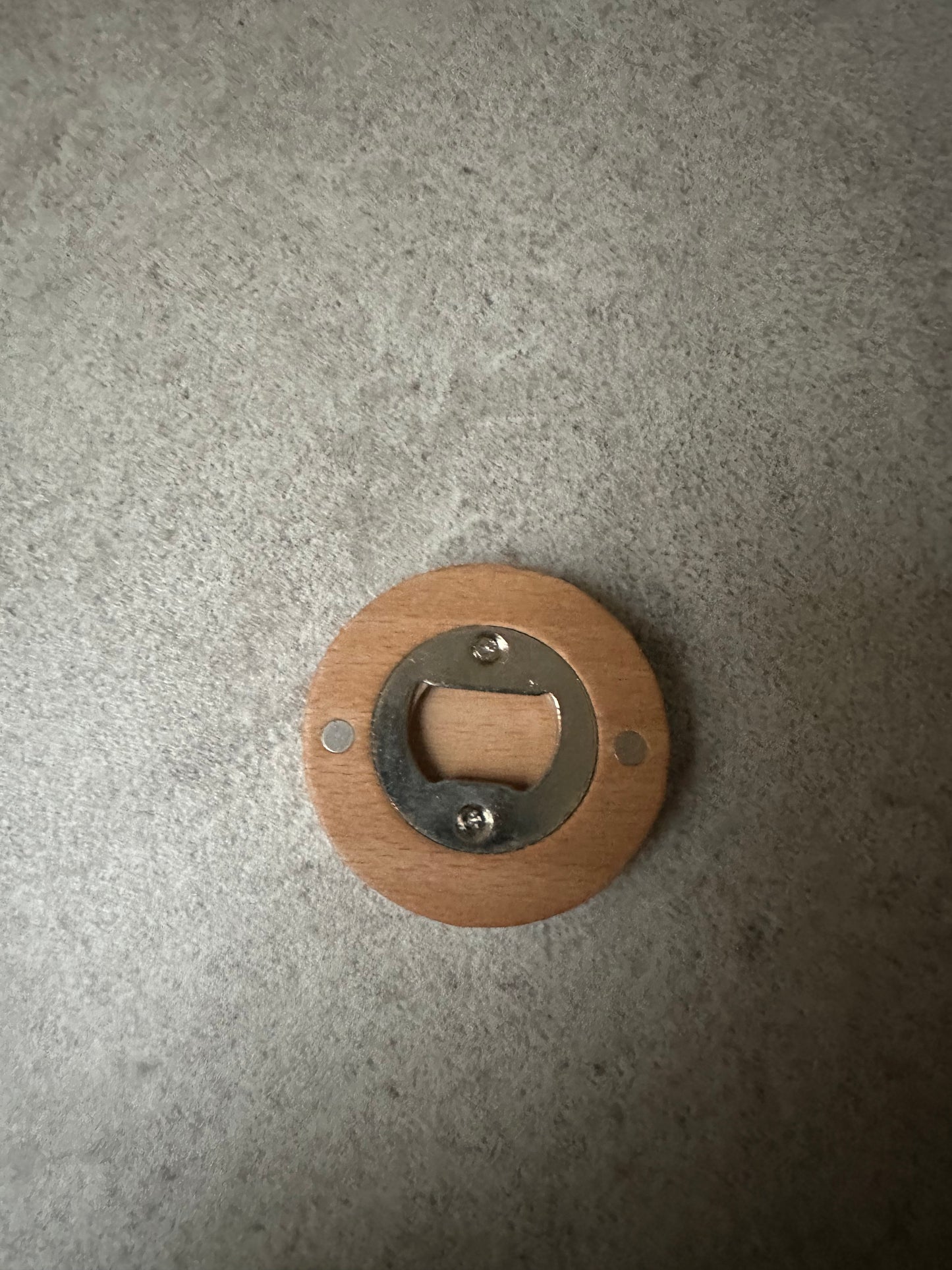 Runder Holz Flaschenöffner mit Magnet - aus FSC®-zertifizierte Buche