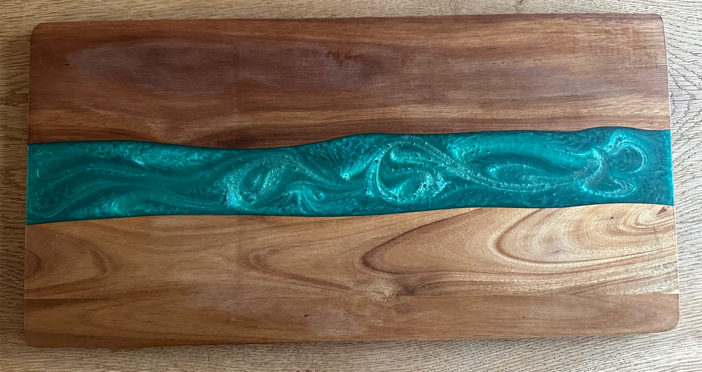 Teak Holz Servierbrett mit River Epoxidharz grün/blau oder pink 460x230mm