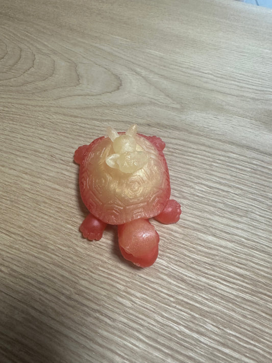 Epoxydharz Schildkröte mit Frosch auf dem Rücken 80x60mm Unikat Deko Artikel