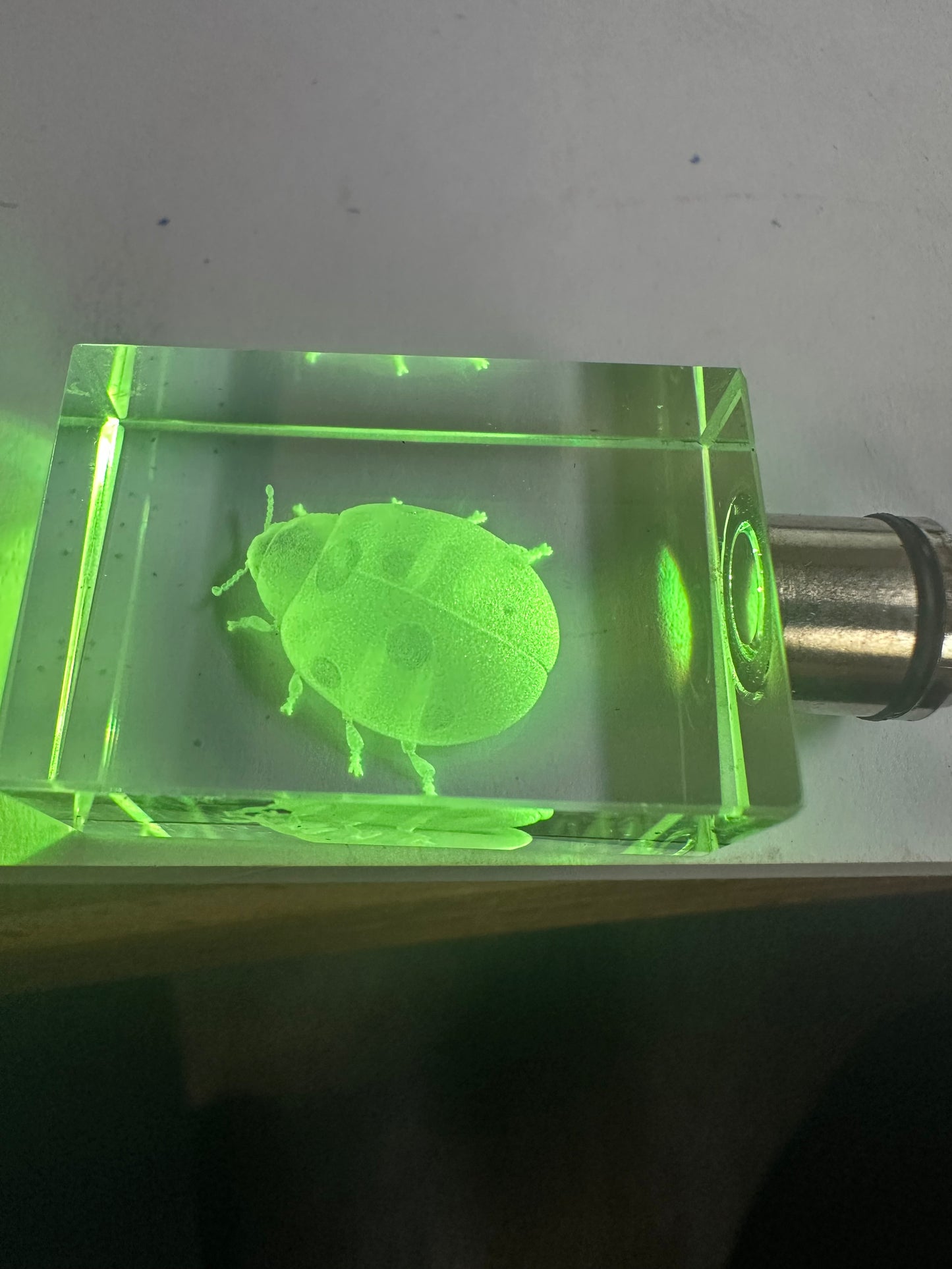 K5 Kristall-Schlüsselanhänger rechteckig mit mehrfarbigen LED-Lichtern | 30 x 20 x 15 mm