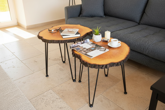 Dekorierte Beistelltische aus Erle